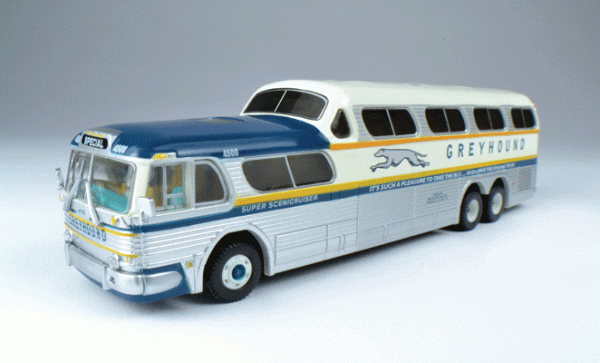 GMC PD 4501 Scene Cruiser bus Escala H0